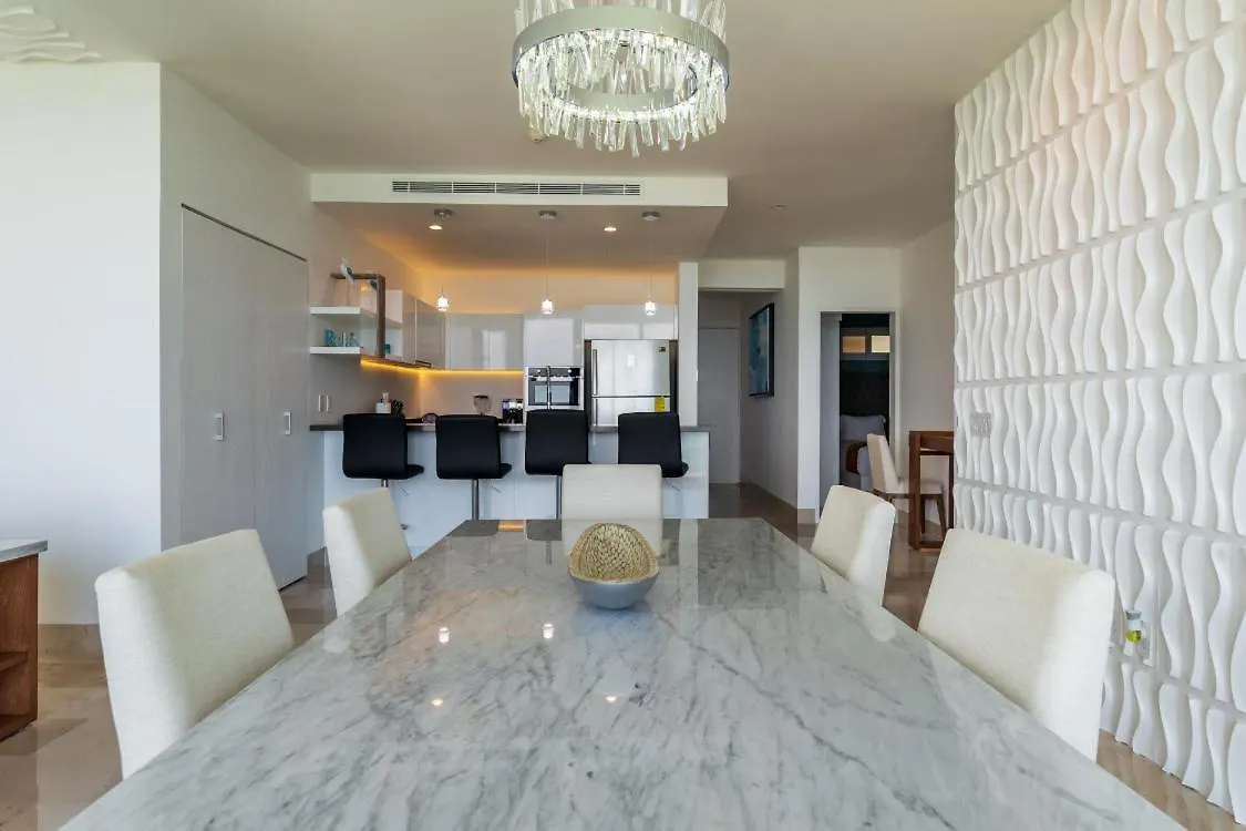 Oceania Condos In Mamitas Beach Playa del Carmen Mexiko