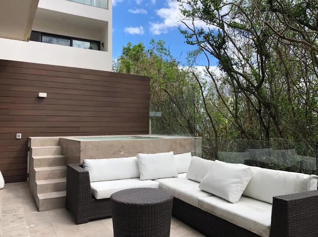 Oceania Condos In Mamitas Beach Playa del Carmen Mexiko
