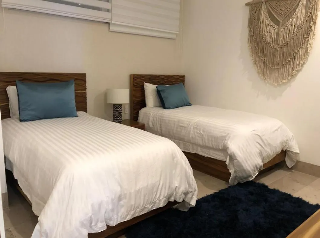 Oceania Condos In Mamitas Beach Playa del Carmen Apartmán